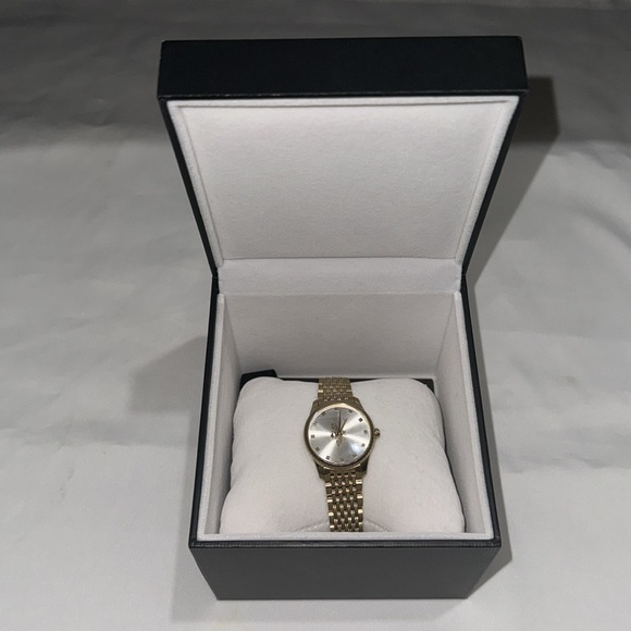 GUCCI G-TIMELESS WATCH, 29MM BRAND NEW - Picture 6 of 9